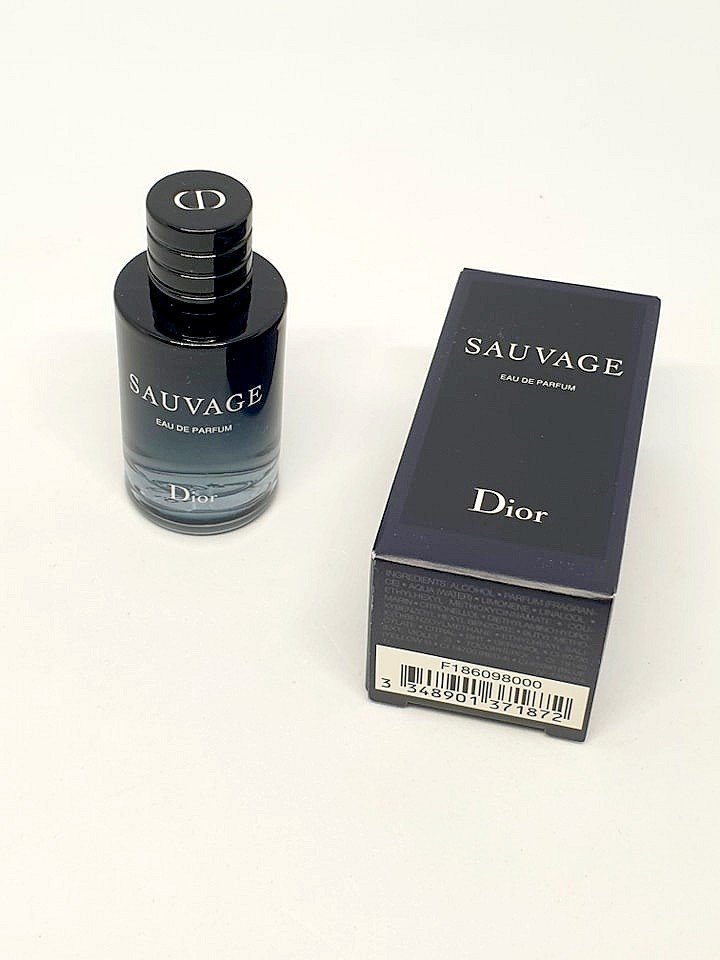 78.jpg Miniature de parfum Sauvage de Dior 10 ml – Image 1